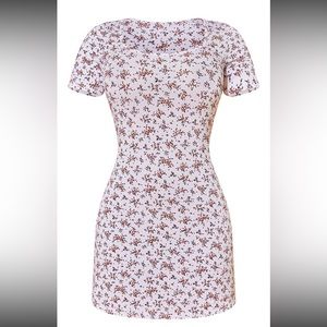 Petite White Ditsy Floral Square Neck Shift Dress. Size 6